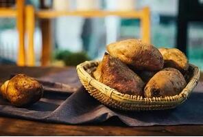 圖片[2]-【微波爐烤紅薯】做法步驟圖 簡單方便 外焦里嫩-起舞食譜網