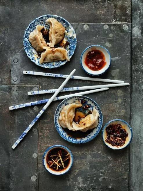 密胺是什么材料，密胺餐具是什么材料（用这种筷子吃饭，小心慢性中毒）