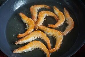 图片[5]-酒店大厨教你3道虾的做法 5斤不够吃-起舞食谱网