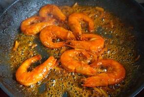 图片[7]-酒店大厨教你3道虾的做法 5斤不够吃-起舞食谱网