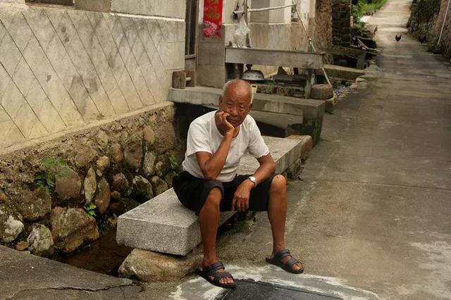青砖黛瓦藏了多少人间故事，青砖黛瓦里又藏着哪些人间故事~