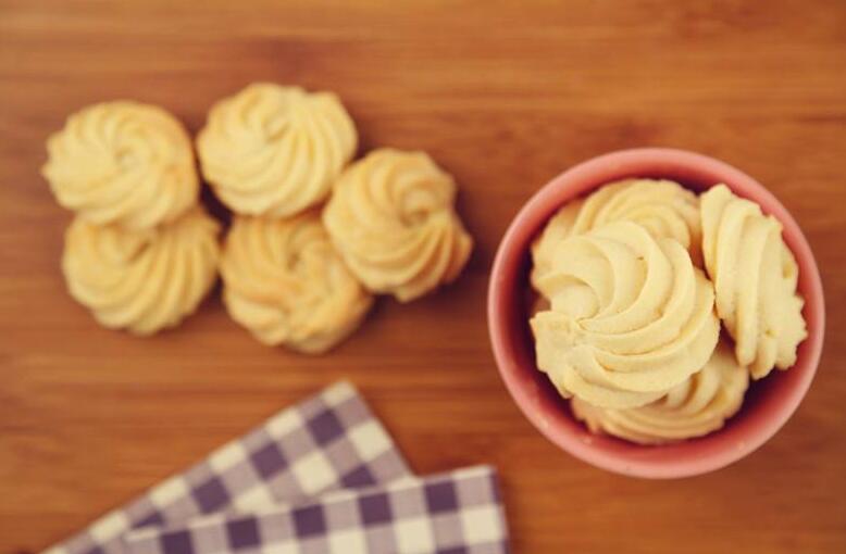 【曲奇饼干】做法步骤图  特别简单 口感酥松-起舞食谱网