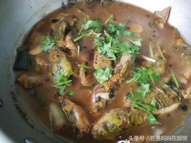 红烧昂刺鱼怎么烧，红烧昂刺鱼烧雪菜家常做（这鱼适合孩子吃）