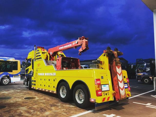 黑色头像纯黑，黑色头像（ins高清黑色黄色粉色蓝色控壁纸微信头像图集大全）