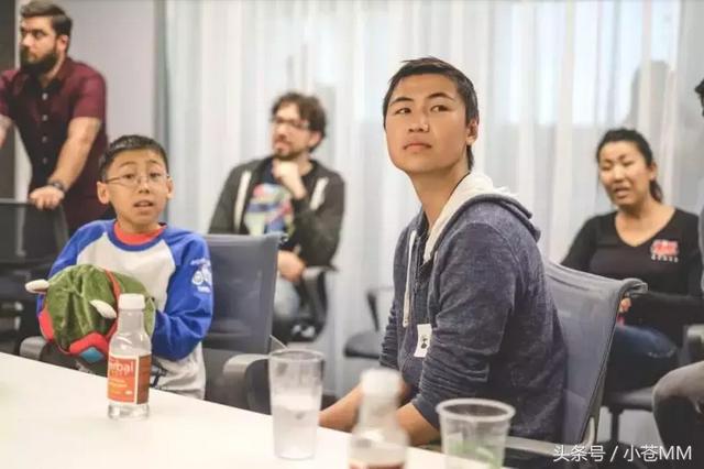 英雄联盟暗杀星皮肤，英雄联盟里EZ（这款皮肤卖了4000多万）