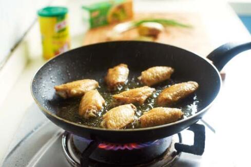 圖片[4]-【可樂雞翅】做法步驟圖 牢記兩個小竅門   鮮甜可口 5盤不夠吃-起舞食譜網