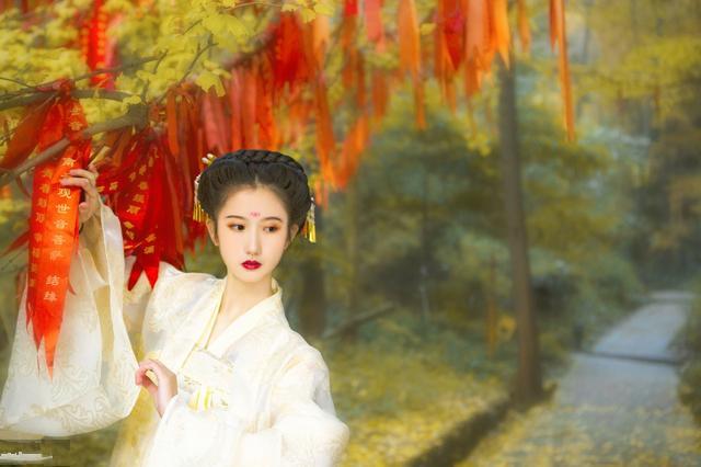 李清照的词精选十首，李清照最著名的十首诗词（“千古第一才女”李清照经典十首诗词）