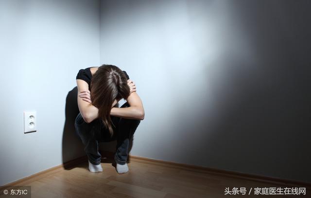 如何安慰抑郁的人，抑郁症患者最难受时如何安慰（学会4个开导方法）