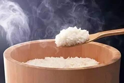 饭夹生了怎么补救，米饭夹生怎样补救（5个方法教你补救夹生饭）