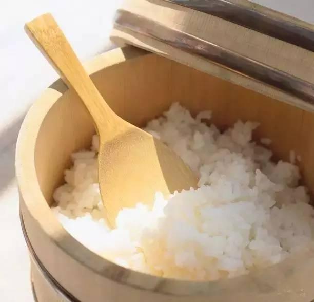 饭夹生了怎么补救，米饭夹生怎样补救（5个方法教你补救夹生饭）