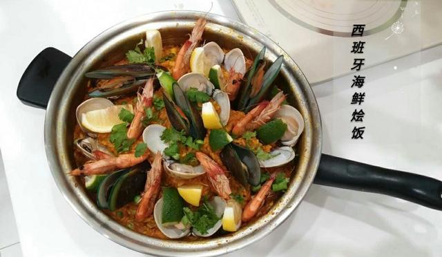 西班牙海鲜烩饭，西班牙海鲜烩饭的做法（西班牙海鲜烩饭的做法大全）