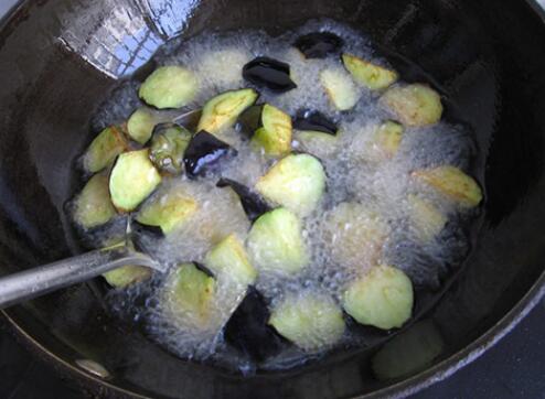 图片[9]-酒店大厨教你3道茄子的家常做法 软糯香滑-起舞食谱网