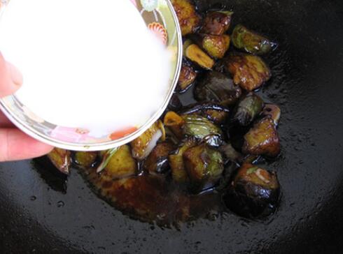 图片[13]-酒店大厨教你3道茄子的家常做法 软糯香滑-起舞食谱网