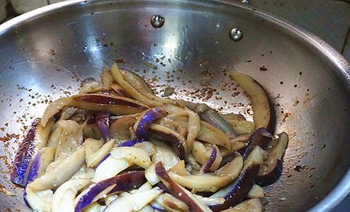 图片[17]-酒店大厨教你3道茄子的家常做法 软糯香滑-起舞食谱网