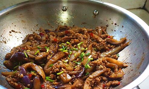 图片[24]-酒店大厨教你3道茄子的家常做法 软糯香滑-起舞食谱网