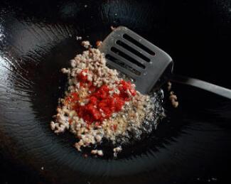 图片[31]-酒店大厨教你3道茄子的家常做法 软糯香滑-起舞食谱网