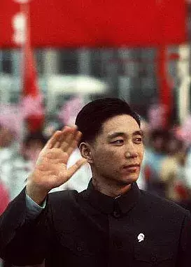 王洪文近况（1975年王洪文失宠后做了什么？）