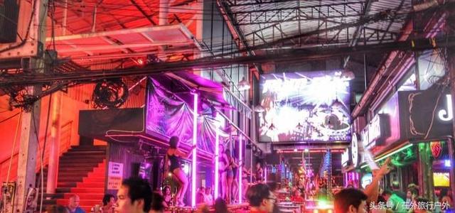 画面泰国旅游骑大象，90后小清新出游泰国