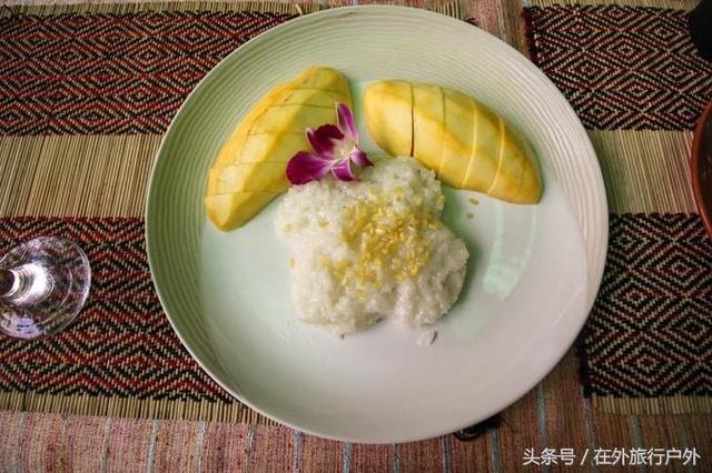 画面泰国旅游骑大象，90后小清新出游泰国