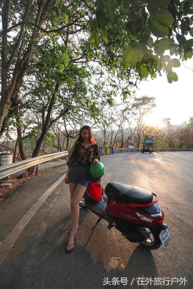 画面泰国旅游骑大象，90后小清新出游泰国