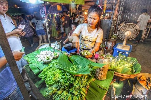 画面泰国旅游骑大象，90后小清新出游泰国