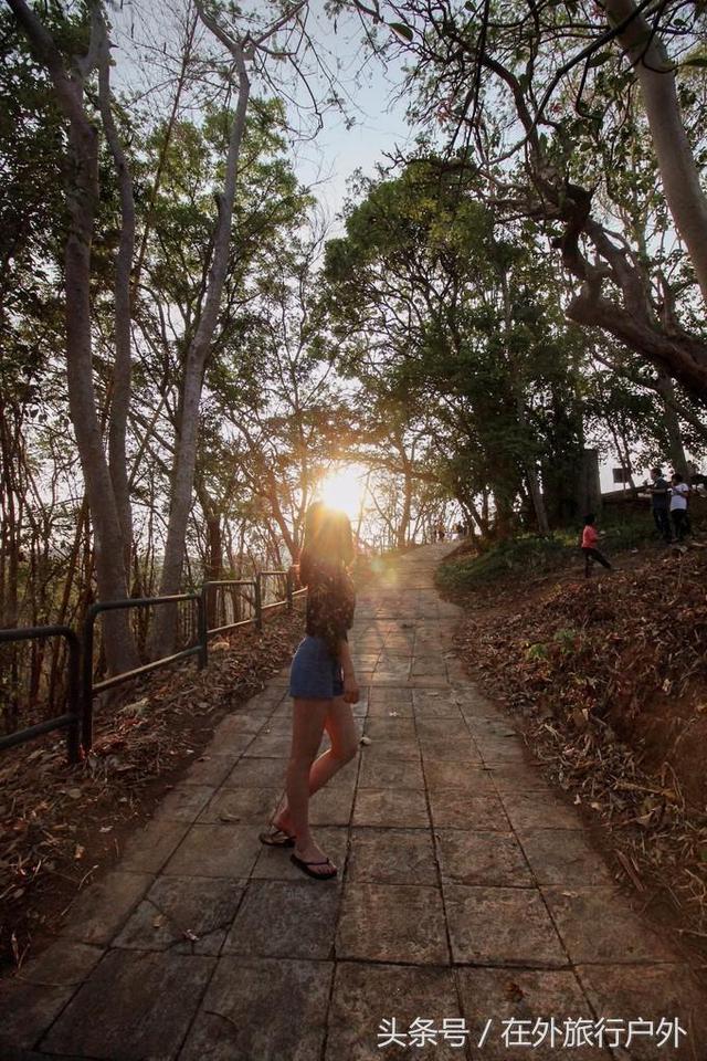 画面泰国旅游骑大象，90后小清新出游泰国