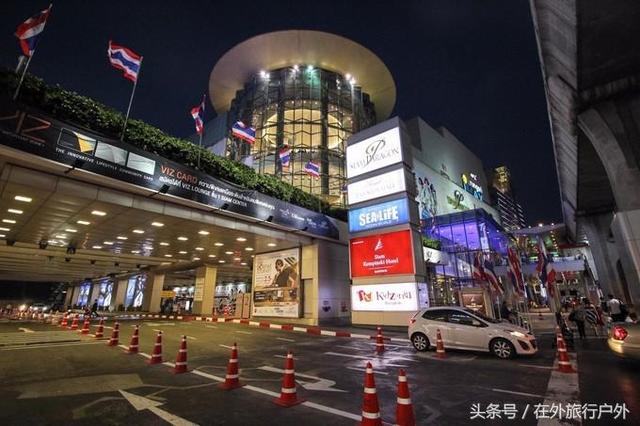 画面泰国旅游骑大象，90后小清新出游泰国