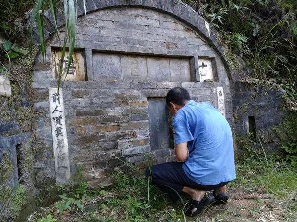 夢見披麻戴孝,夢見披麻戴孝送長輩(被冤案改寫的三段人生)