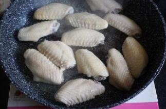 图片[7]-【可乐鸡翅】做法步骤图 秘制配方  色泽诱人 香嫩多汁-起舞食谱网