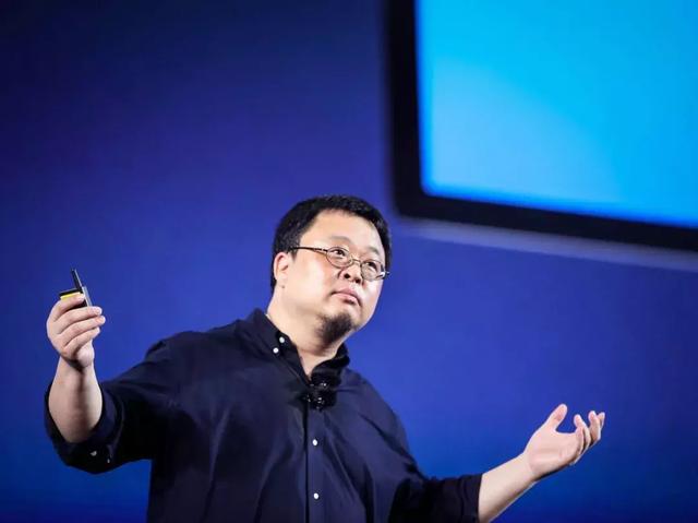 怎样防止裤子的裆部位置磨烂，牛仔裤裤裆总磨坏怎么办（90后牛人补个裤裆一年也能赚100万）