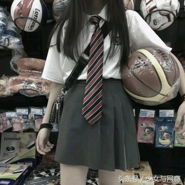 沫兮 可爱女生动漫二次元萝莉 细节敏感  总在细节崩溃，微信头像，沫兮 可爱女生动漫二次元萝莉 细节敏感  总在细节崩溃（高清萝莉软妹动漫二次元微信头像）