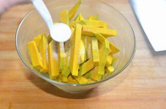 圖片[6]-【咸蛋黃焗南瓜條】做法步驟圖 咸香軟糯 入口即化-起舞食譜網(wǎng)