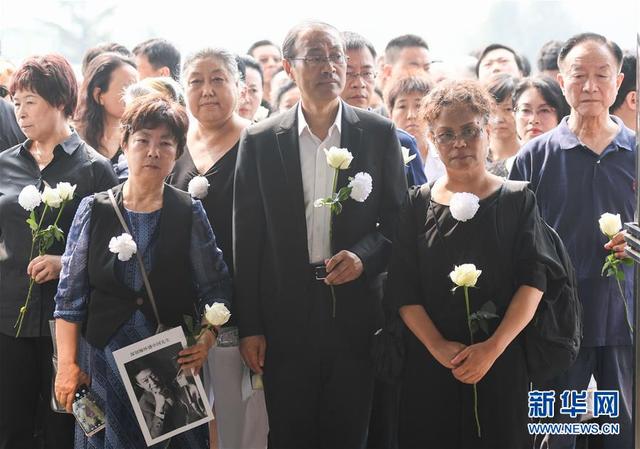 盛中国简介，盛中国和日本妻子有生儿女吗（著名小提琴演奏家盛中国遗体告别仪式在京举行）