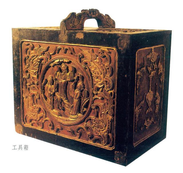 艾青诗选画者的行吟赏析，艾青诗选画者的行吟赏析100字（巨匠是怎样生成的）