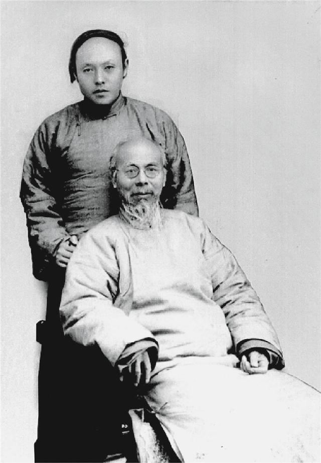 艾青诗选画者的行吟赏析，艾青诗选画者的行吟赏析100字（巨匠是怎样生成的）