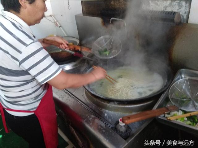 正宗陕西老碗面，倒是一碗老碗面真是够实在