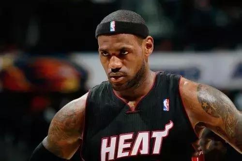 篮球位置，篮球位置的分工都是什么（篮球的五个位置讲解）