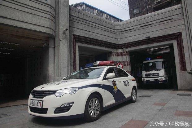 红色车牌是什么意思，红色牌照是什么车牌（最后一个老司机看见了都远离）