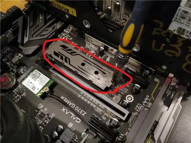 连接电脑的读碟盒子怎么打开，连接电脑的读碟盒子怎么打开文件（SSD固态硬盘怎么安装）