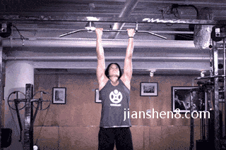 引体向上怎么练，引体向上怎么练背部肌肉（三招解锁引体向上）