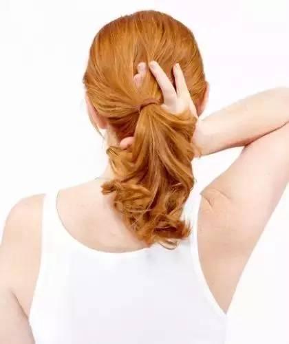扎头发方法教程,扎头发教程简单(几十种扎头发的方法)