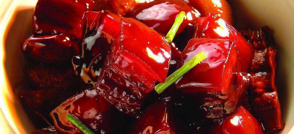 【蜜汁紅燒肉】做法步驟圖 秘制配方 做出五星級酒店大廚的手-起舞食譜網