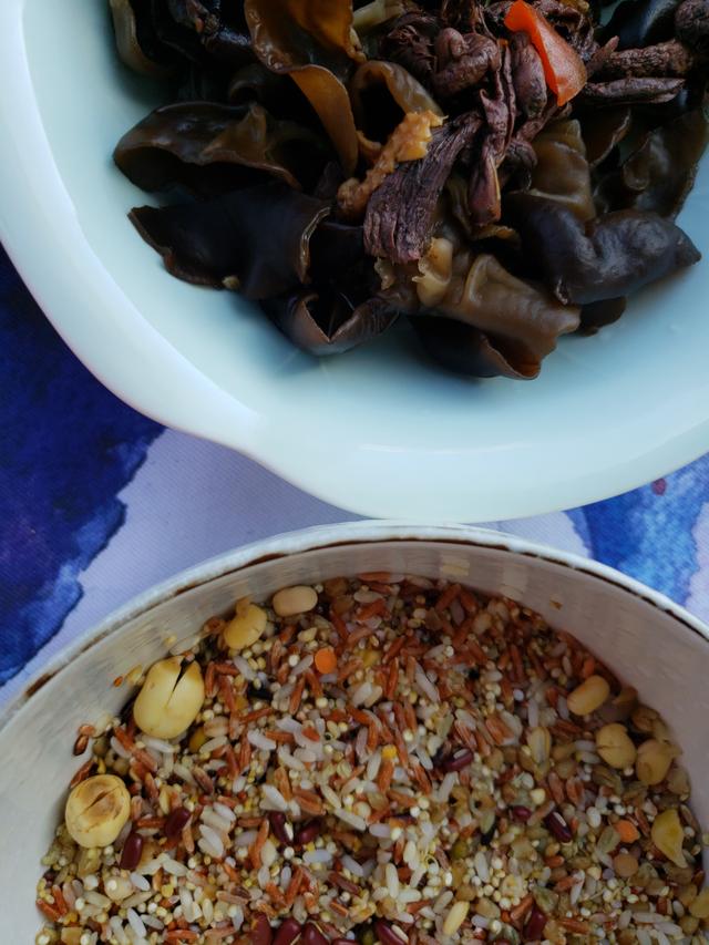 核黄素缺乏可引起，人体必需的营养素（中国人最缺乏的维生素你知道是什么吗）