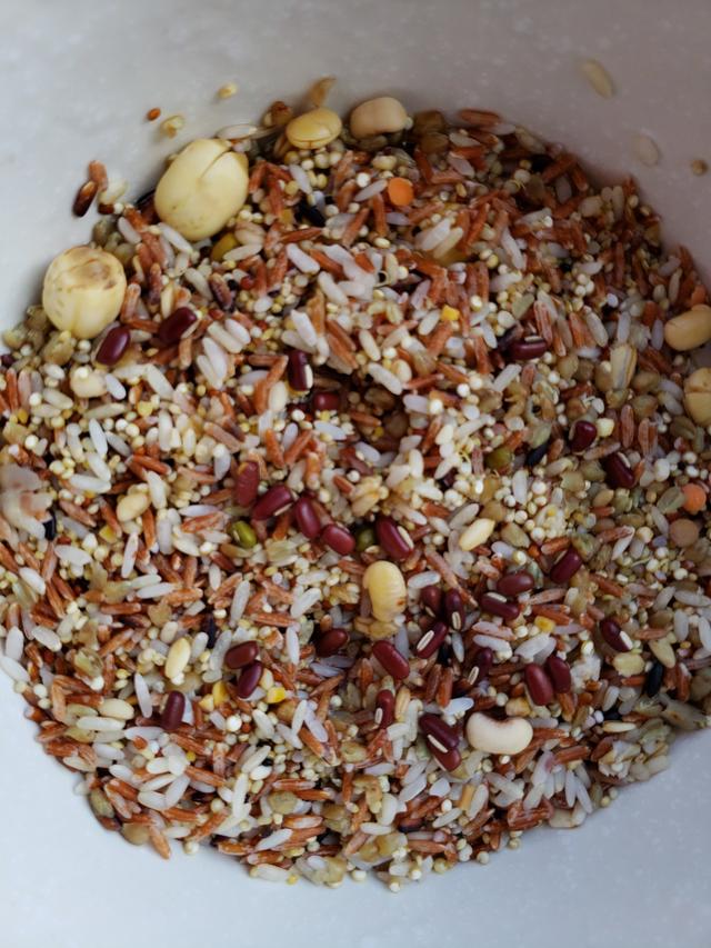 核黄素缺乏可引起，人体必需的营养素（中国人最缺乏的维生素你知道是什么吗）