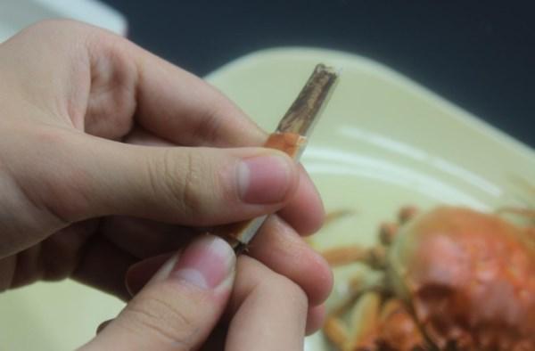 吃大闸蟹的详细吃法，大多数人还不会吃大闸蟹