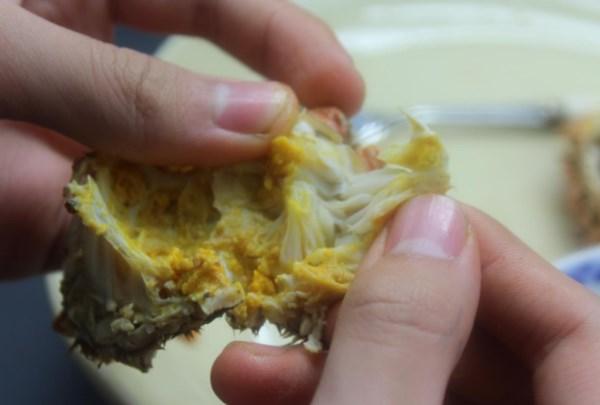 吃大闸蟹的详细吃法，大多数人还不会吃大闸蟹