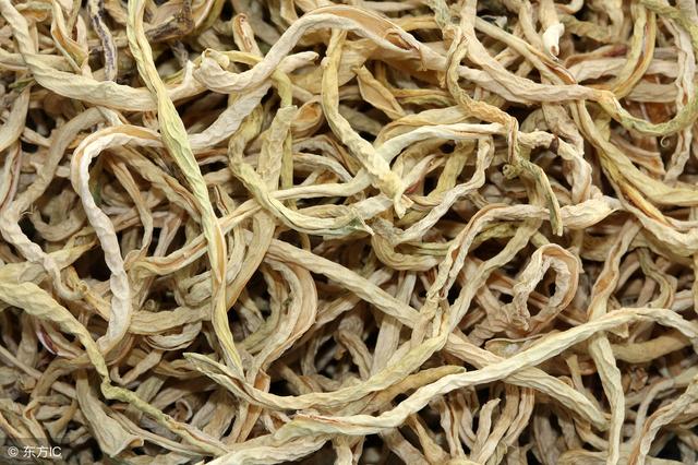 白菜叶子干枯是什么病，白菜叶子干枯是什么病害（农村常见的5种干菜）