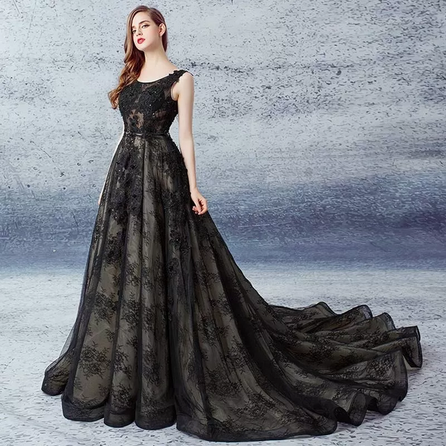 穿晚礼服有什么注意事项或要求么，穿晚礼服带什么样的首饰（女士礼服穿着礼仪篇）