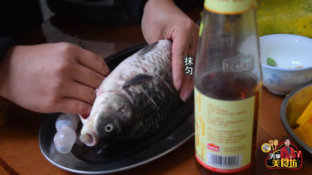 鲫鱼木瓜汤怎样做，教你做味道鲜美的鲫鱼木瓜汤