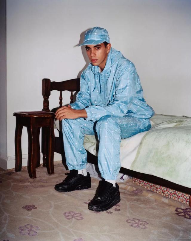 lacoste怎么读，lacoste怎么读英文（用26个字母去了解一个“你以为了解的品牌”）